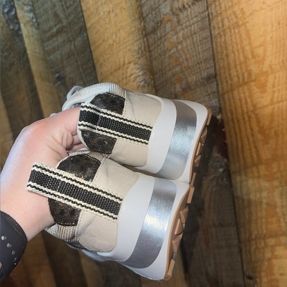 ShuShop Serafina Sneaker - Picture 3 of 4